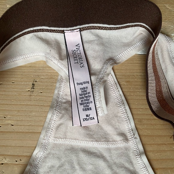 NWOT Victoria’s Secret thong - Picture 3 of 4